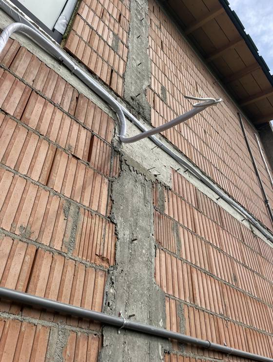 Fațadă · traseu pe centură, rămâne sub termoizolație