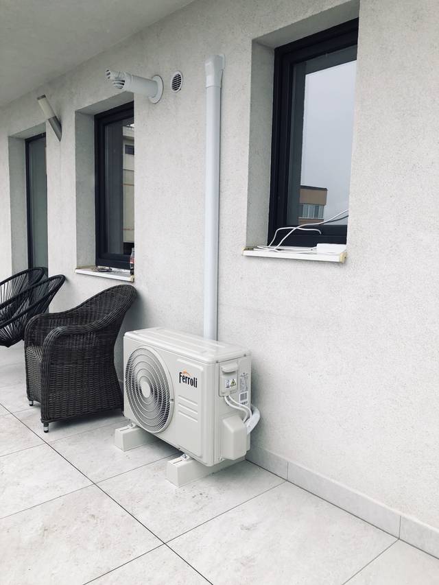 Terasă · Ferroli